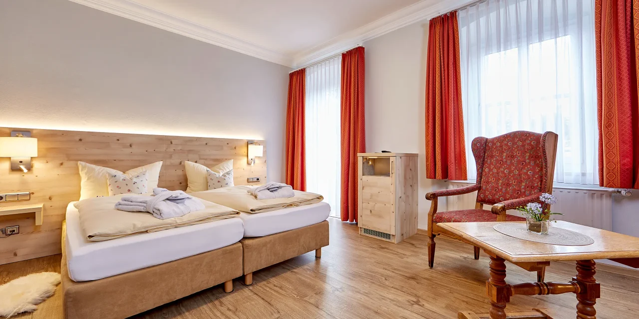 Doppelzimmer Zirbel Superior – Zum Turm Hotel Oberammergau Doppelzimmer Zirbel Superior - Zum Turm Hotel Oberammergau